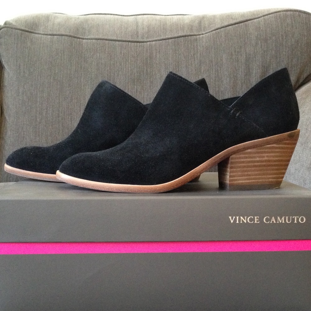 Vince Cameron Deadra Bootie